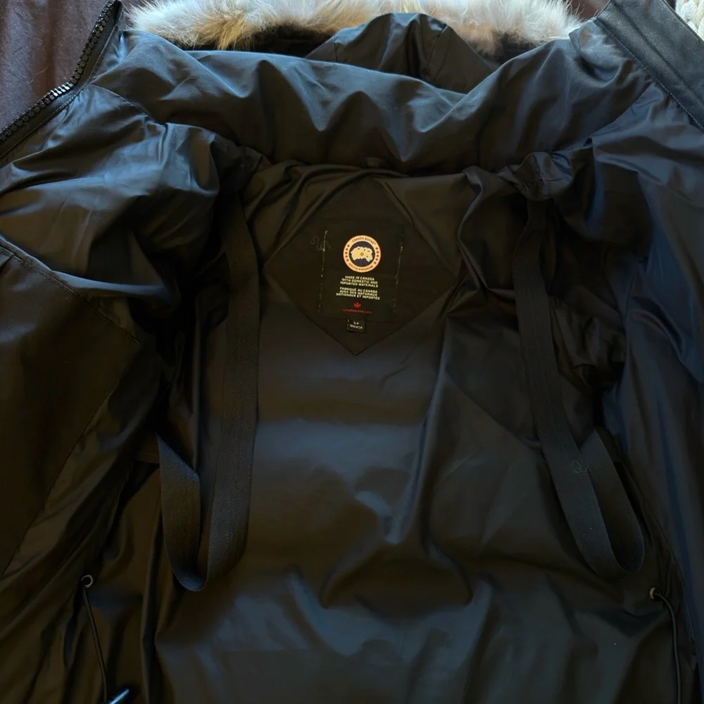Canada Goose Black Women's Chelsea Parka with Fur-Trim Hood - Picture 4 of 6